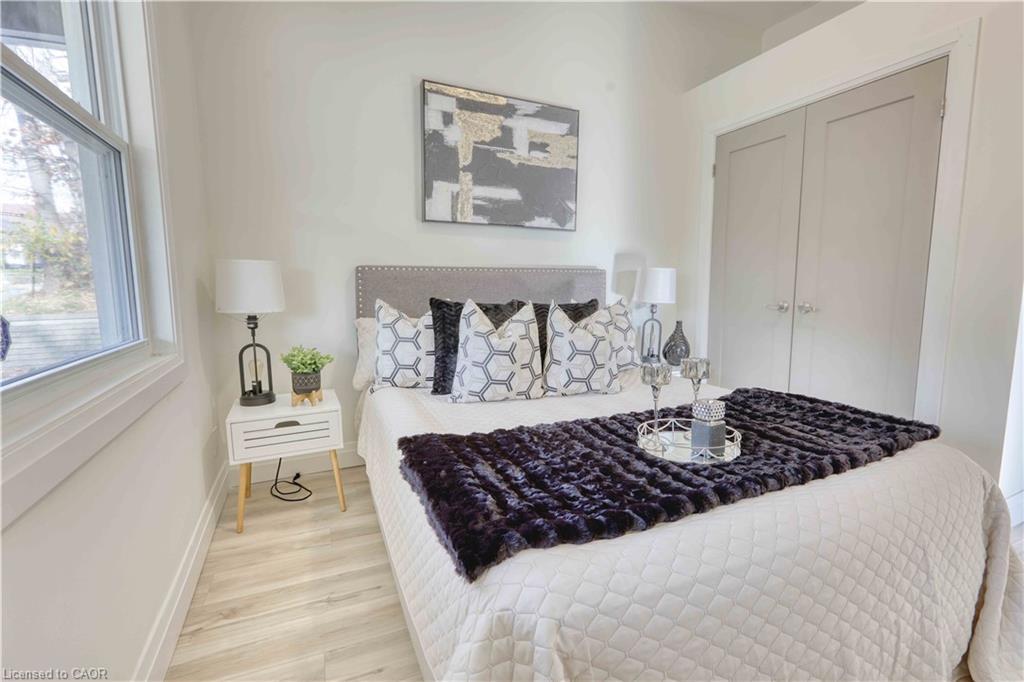 130 Clarence Street, London, ON - Indoor Photo Showing Bedroom