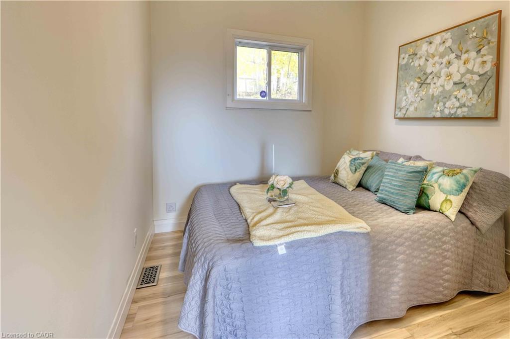 130 Clarence Street, London, ON - Indoor Photo Showing Bedroom