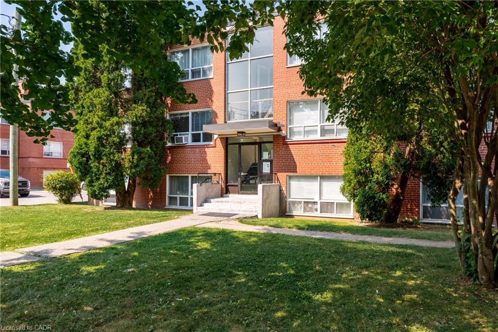 208-37 Mericourt Road, Hamilton, ON - Outdoor