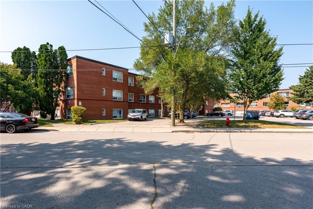 208-37 Mericourt Road, Hamilton, ON - Outdoor