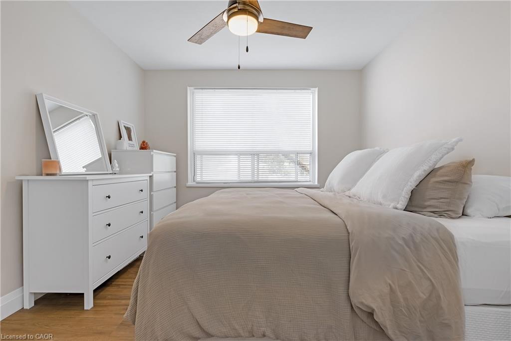 208-37 Mericourt Road, Hamilton, ON - Indoor Photo Showing Bedroom