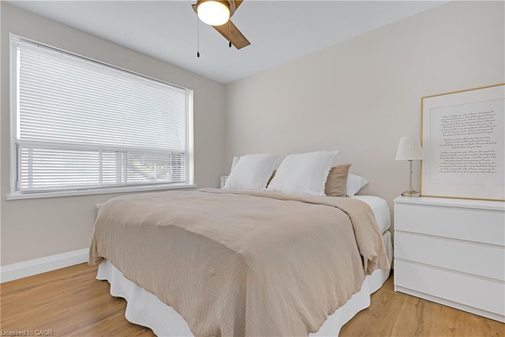 208-37 Mericourt Road, Hamilton, ON - Indoor Photo Showing Bedroom