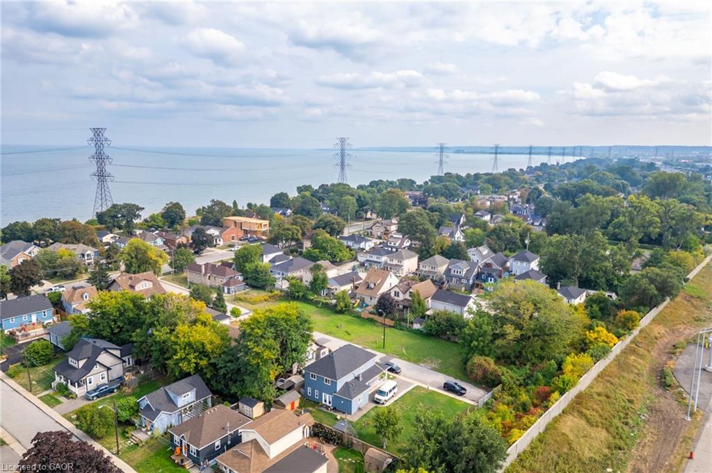 10 Knapmans Drive, Hamilton, ON