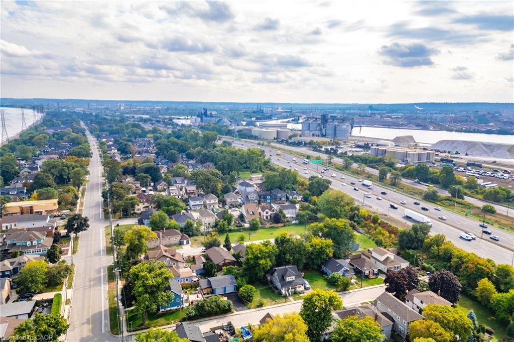 10 Knapmans Drive, Hamilton, ON