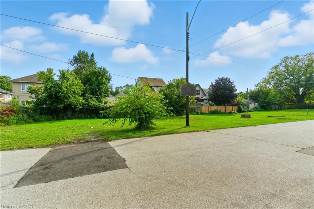 11 Knapmans Drive, Hamilton, ON