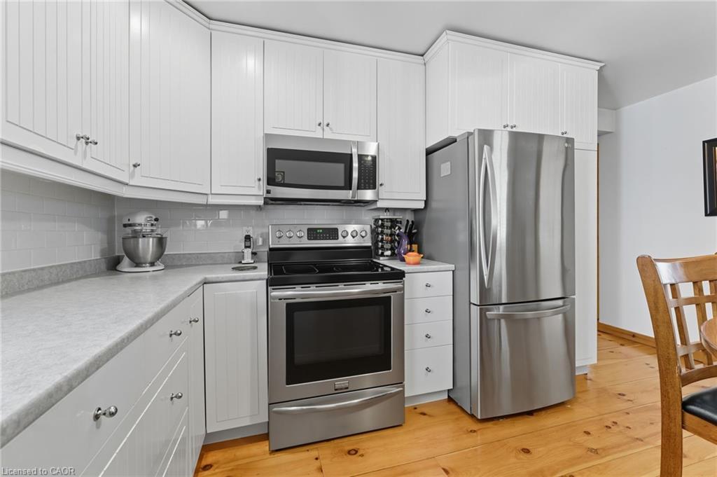 394 Bishopgate Road, Brantford, ON - Indoor Photo Showing Kitchen