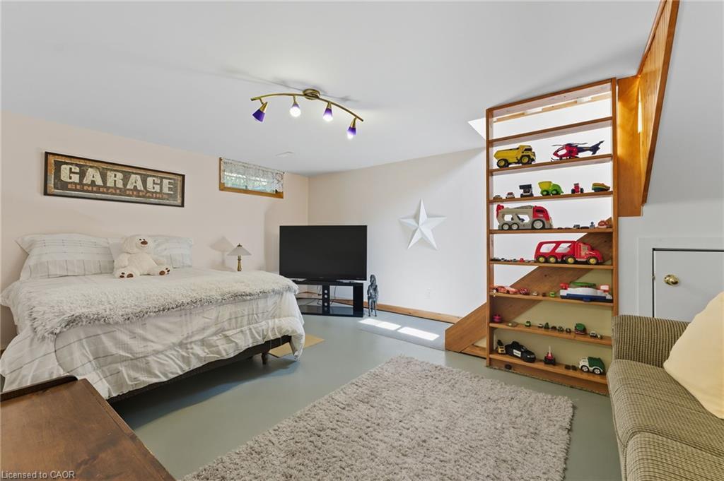 394 Bishopgate Road, Brantford, ON - Indoor Photo Showing Bedroom