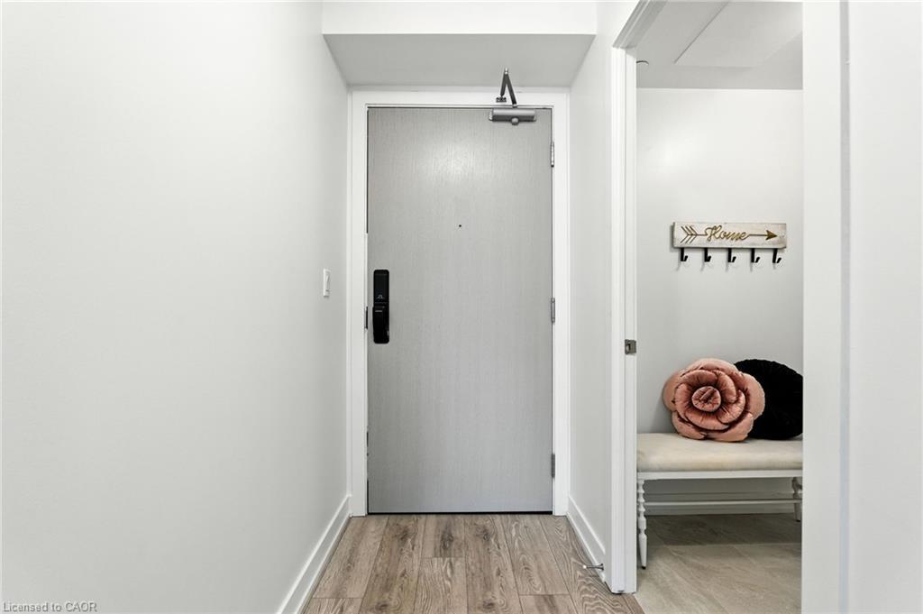 A220-3210 Dakota Common, Burlington, ON - Indoor Photo Showing Other Room
