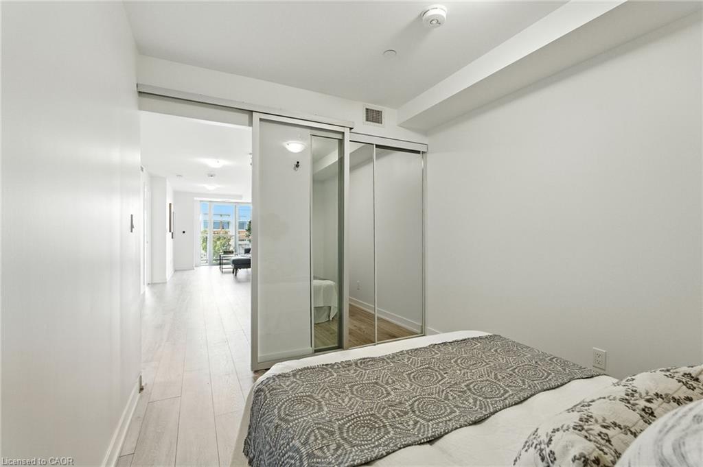 A220-3210 Dakota Common, Burlington, ON - Indoor Photo Showing Bedroom