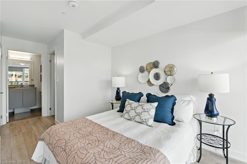 A220-3210 Dakota Common, Burlington, ON - Indoor Photo Showing Bedroom