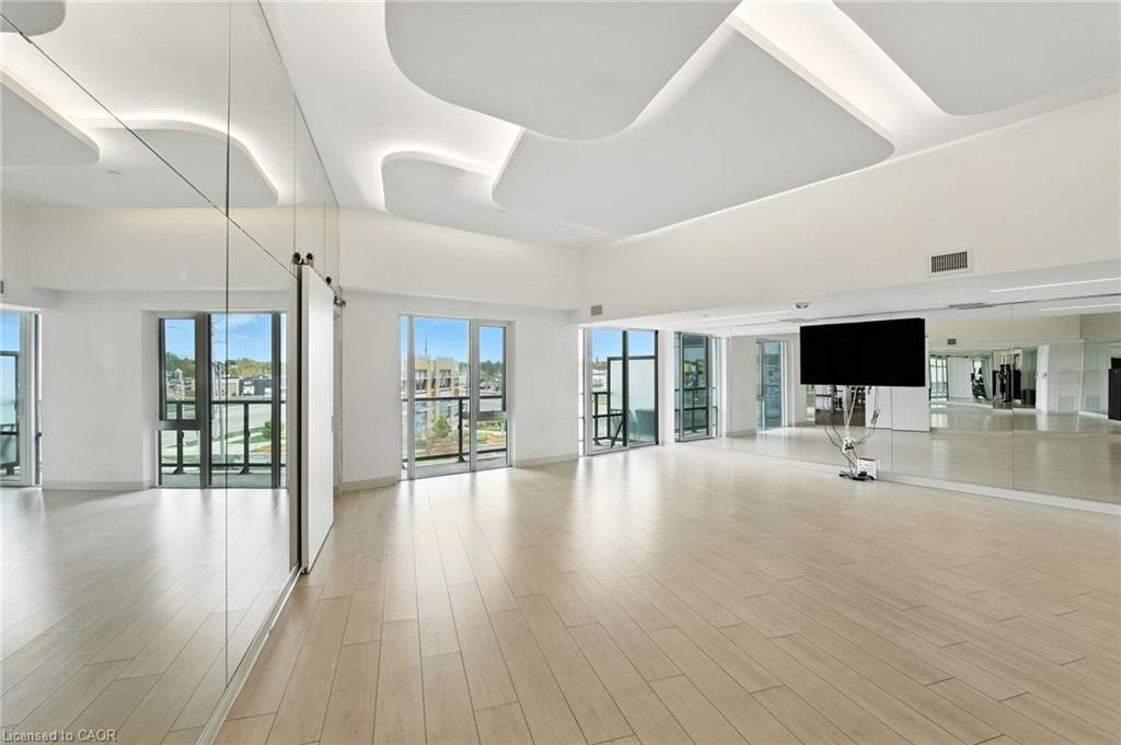 A220-3210 Dakota Common, Burlington, ON - Indoor