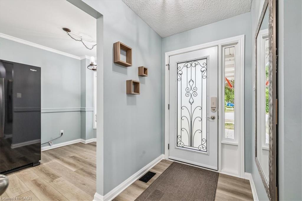 22 Merritt Crescent, Grimsby, ON - Indoor Photo Showing Other Room