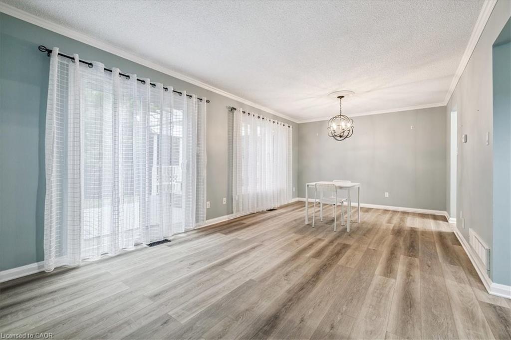 22 Merritt Crescent, Grimsby, ON - Indoor Photo Showing Other Room