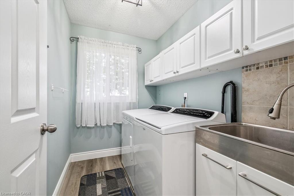 22 Merritt Crescent, Grimsby, ON - Indoor Photo Showing Laundry Room
