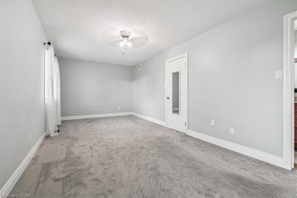 22 Merritt Crescent, Grimsby, ON - Indoor Photo Showing Other Room