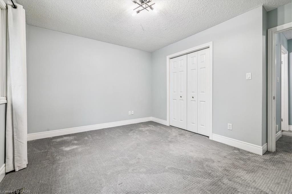 22 Merritt Crescent, Grimsby, ON - Indoor Photo Showing Other Room