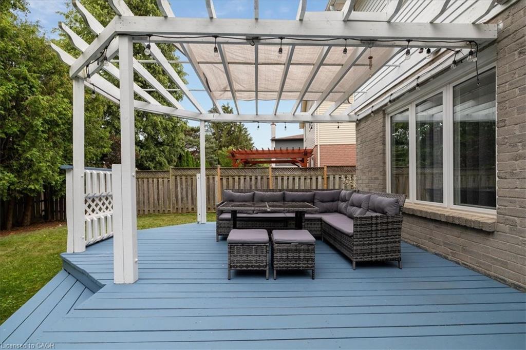 22 Merritt Crescent, Grimsby, ON - Outdoor With Deck Patio Veranda With Exterior