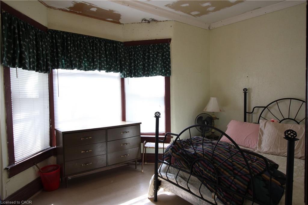 312 Ridgeway Road, Crystal Beach, ON - Indoor Photo Showing Bedroom