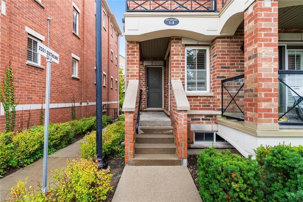 3-2551 Sixth Line, Oakville, ON - Outdoor