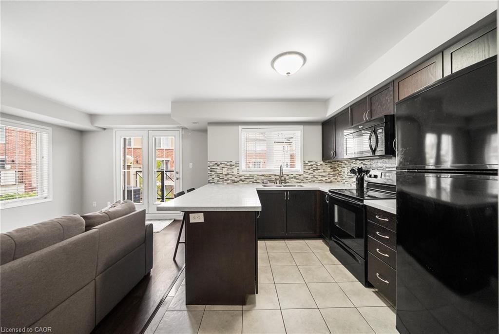 3-2551 Sixth Line, Oakville, ON - Indoor Photo Showing Kitchen With Upgraded Kitchen