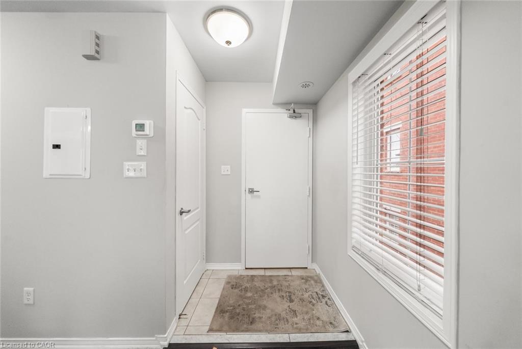 3-2551 Sixth Line, Oakville, ON - Indoor Photo Showing Other Room