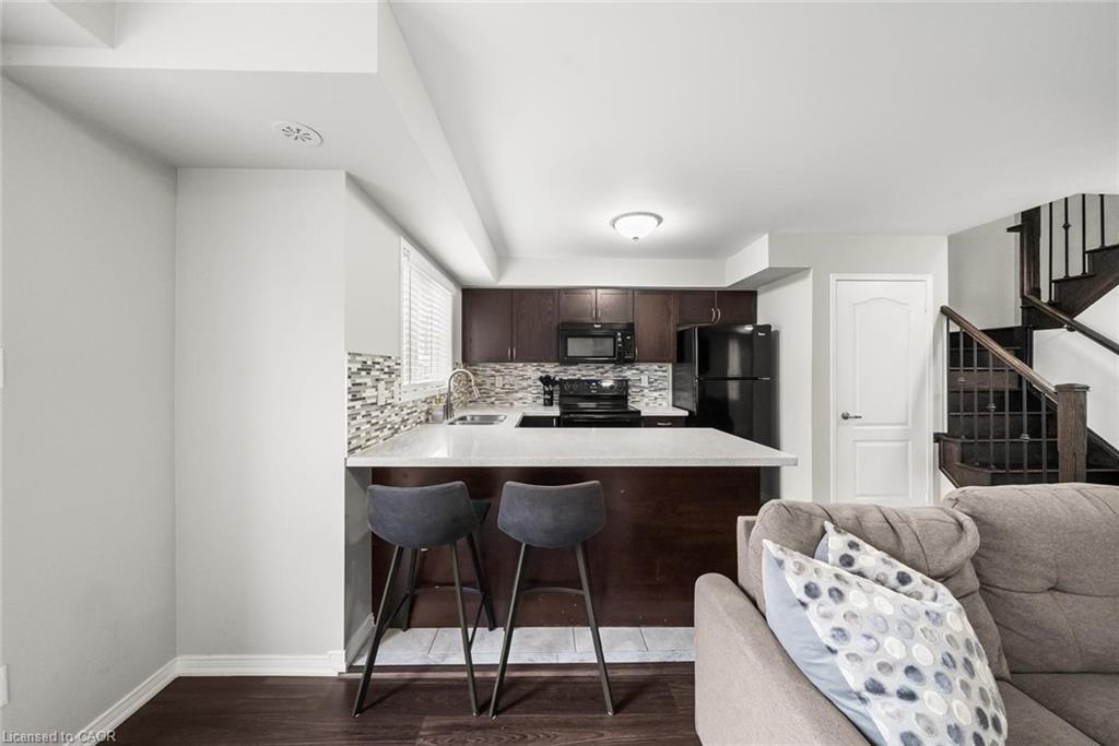 3-2551 Sixth Line, Oakville, ON - Indoor