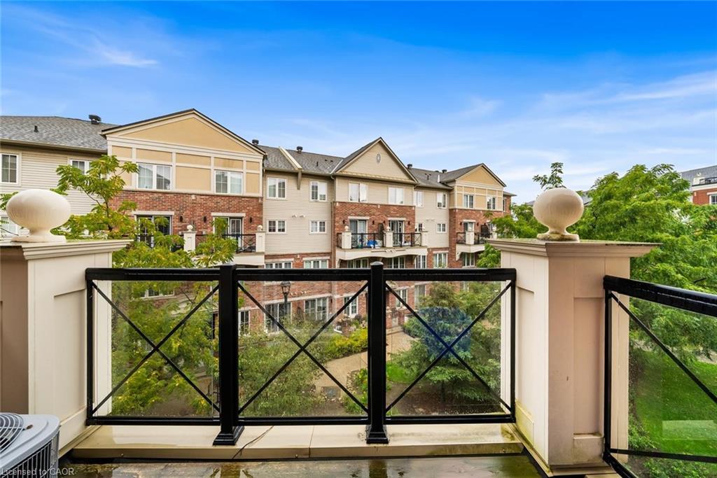 3-2551 Sixth Line, Oakville, ON - Outdoor