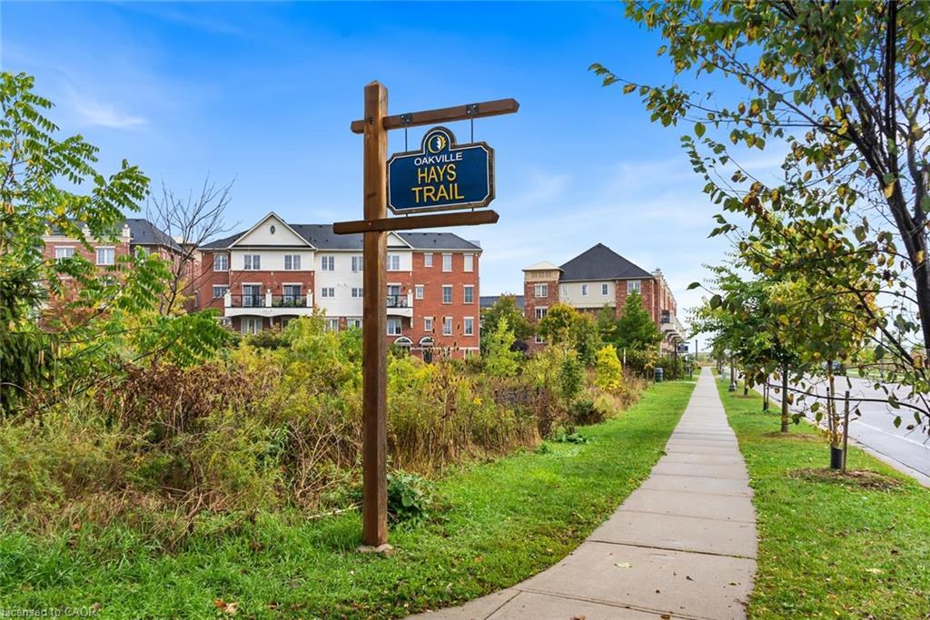 3-2551 Sixth Line, Oakville, ON - Outdoor