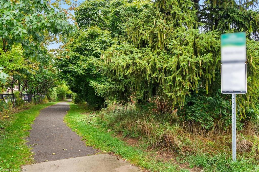 3-2551 Sixth Line, Oakville, ON - Outdoor