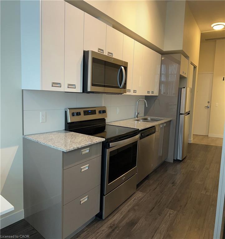107-257 Hemlock Street, Waterloo, ON - Indoor Photo Showing Kitchen