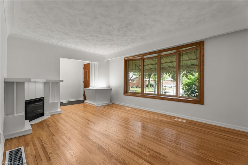 98 Laurier Avenue, Hamilton, ON - Indoor With Fireplace