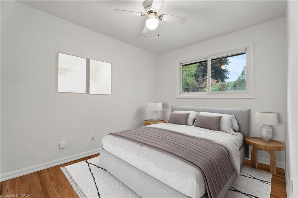 98 Laurier Avenue, Hamilton, ON - Indoor Photo Showing Bedroom