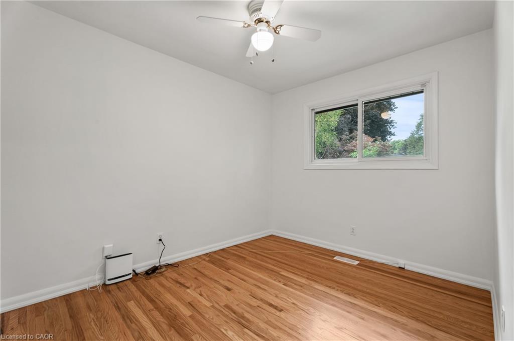 98 Laurier Avenue, Hamilton, ON - Indoor Photo Showing Other Room
