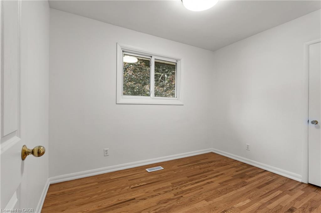 98 Laurier Avenue, Hamilton, ON - Indoor Photo Showing Other Room