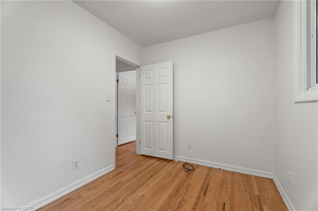 98 Laurier Avenue, Hamilton, ON - Indoor Photo Showing Other Room