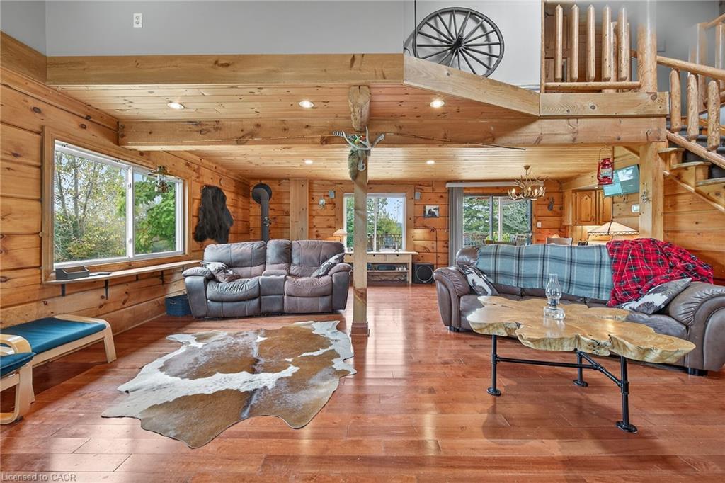 526 2Nd Line, Hagersville, ON - Indoor Photo Showing Living Room