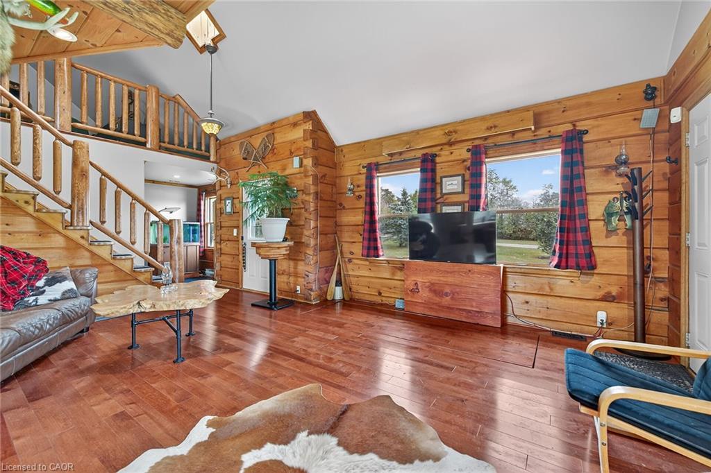 526 2Nd Line, Hagersville, ON - Indoor Photo Showing Living Room