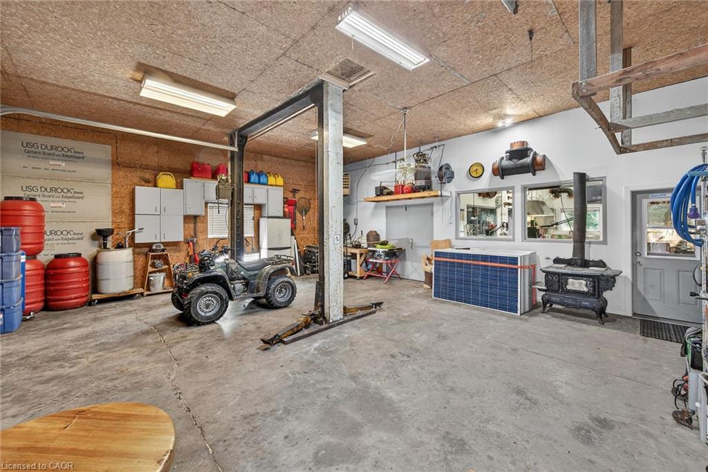 526 2Nd Line, Hagersville, ON - Indoor Photo Showing Garage