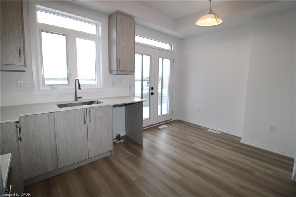 2-55 Tom Brown Drive, Paris, ON - Indoor Photo Showing Kitchen
