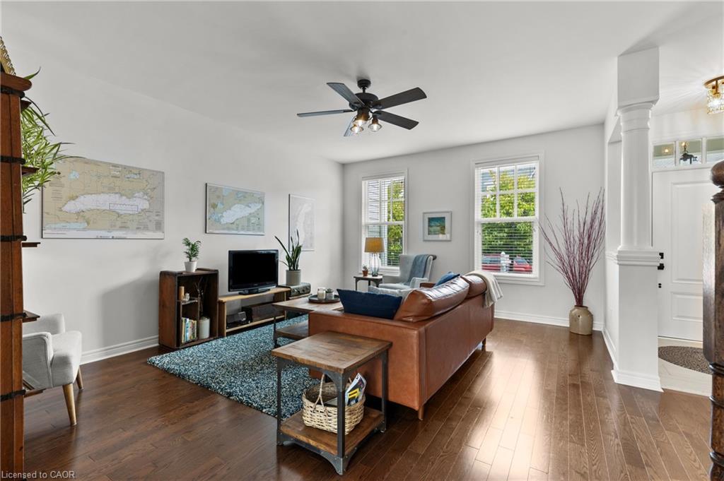 3 Blackbird Street, Niagara-On-The-Lake, ON - Indoor Photo Showing Living Room