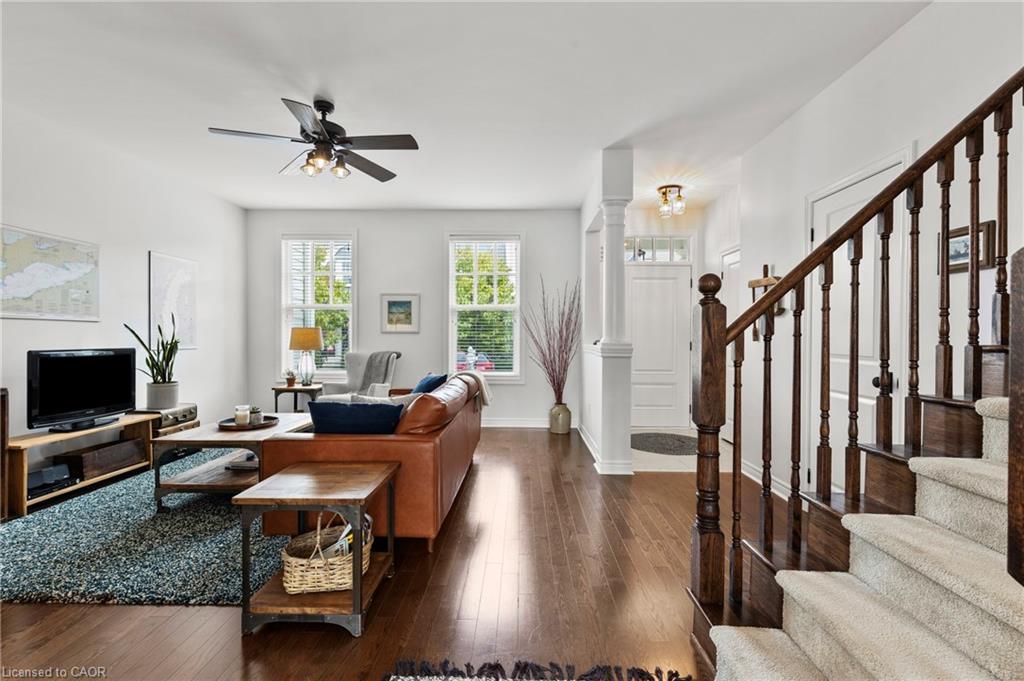 3 Blackbird Street, Niagara-On-The-Lake, ON - Indoor Photo Showing Living Room