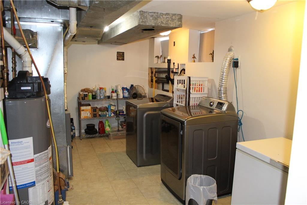 2112 Upper James Street, Mount Hope, ON - Indoor Photo Showing Laundry Room
