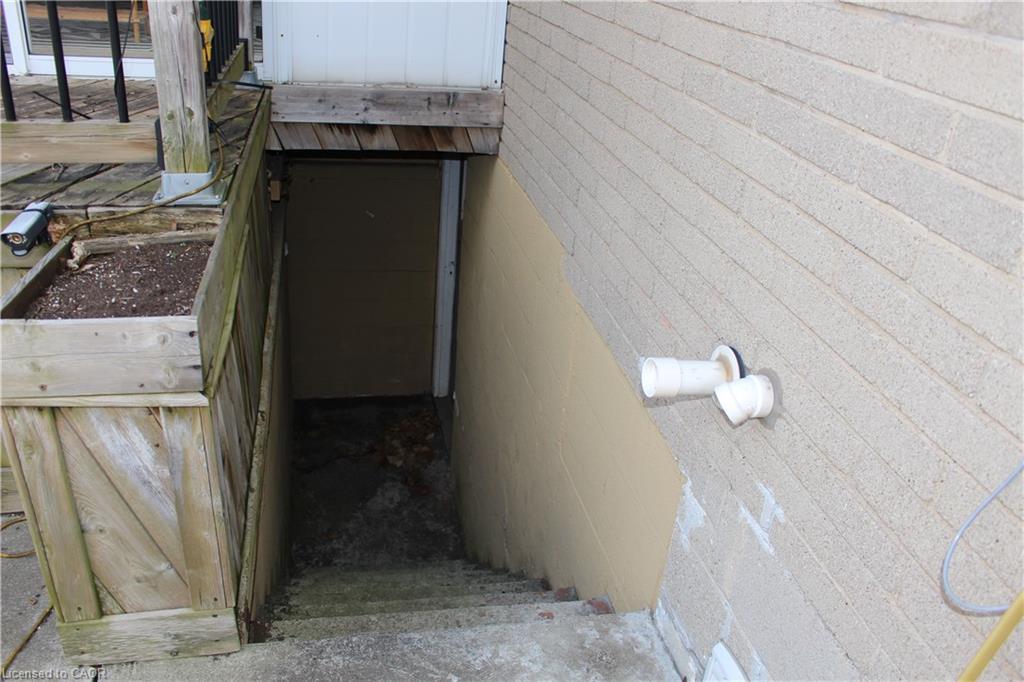 2112 Upper James Street, Mount Hope, ON - Outdoor