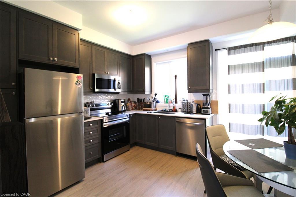 74-55 Tom Brown Drive, Paris, ON - Indoor Photo Showing Kitchen
