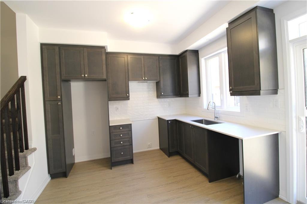74-55 Tom Brown Drive, Paris, ON - Indoor Photo Showing Kitchen