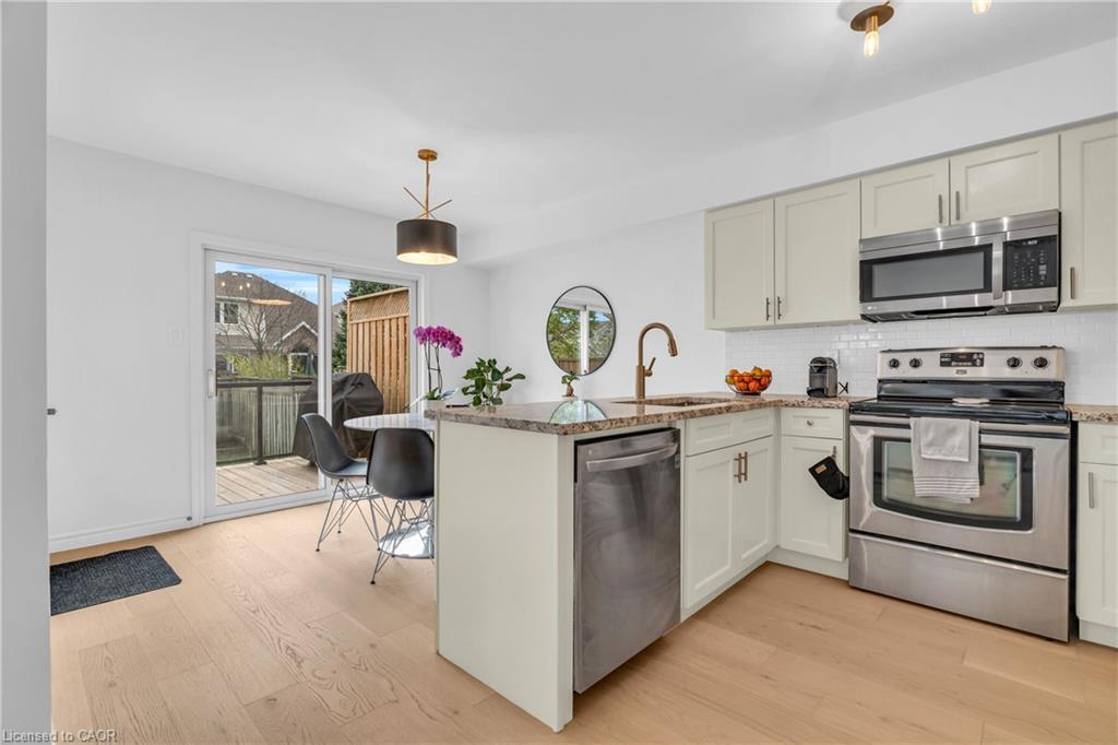 9 Gaw Crescent, Guelph, ON - Indoor Photo Showing Kitchen With Stainless Steel Kitchen