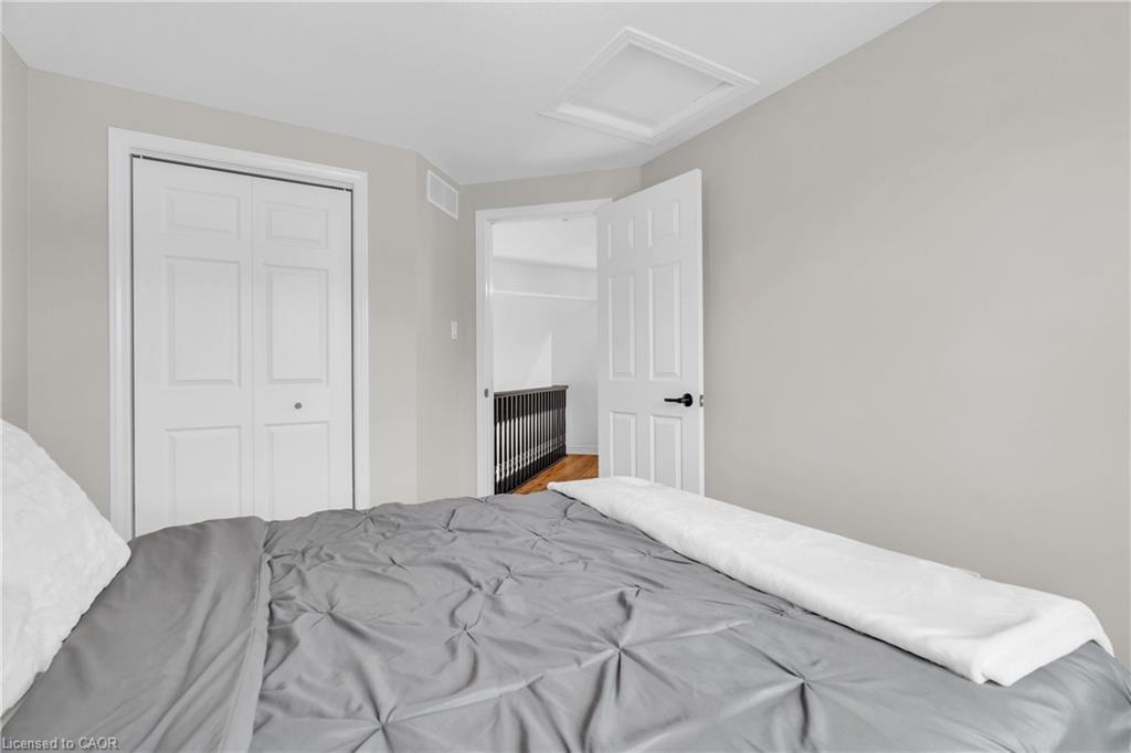 9 Gaw Crescent, Guelph, ON - Indoor Photo Showing Bedroom