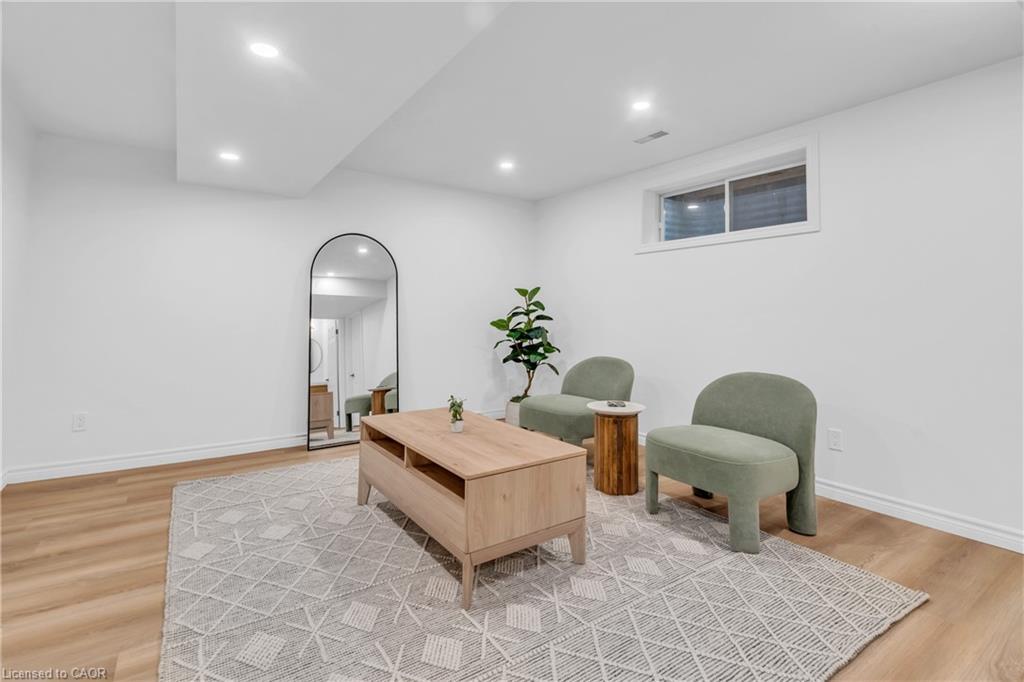 9 Gaw Crescent, Guelph, ON - Indoor