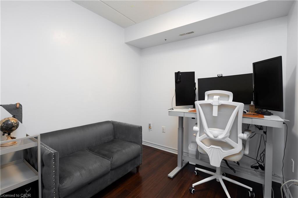 208-1350 Main Street, Milton, ON - Indoor Photo Showing Office