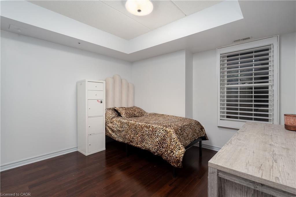 208-1350 Main Street, Milton, ON - Indoor Photo Showing Bedroom